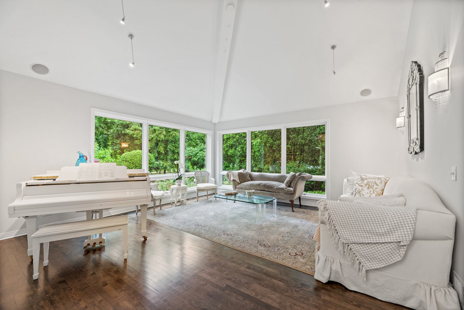 780 Bob-O-Link Road Highland Park, IL 60035 - Photo 6 of 50 a living room with furniture and a large window