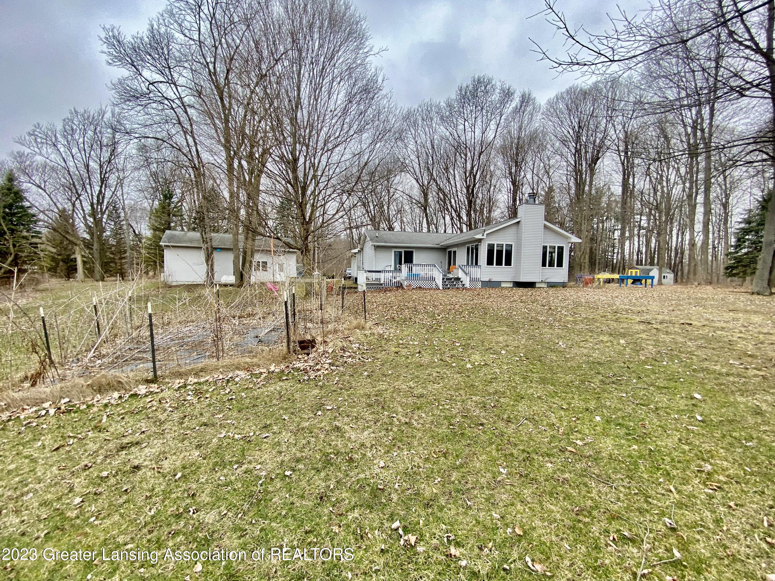 8924 Royston Road Grand Ledge, MI 48837 - Photo 36 of 39 IMG-6242