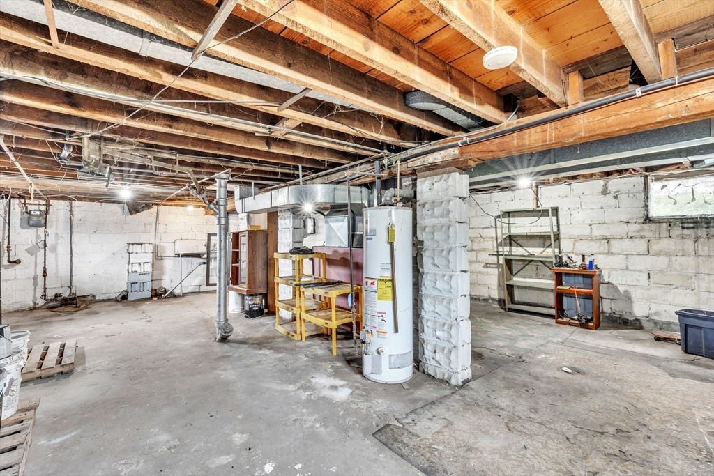 96 Lyons Street Springfield, MA 01151 - Photo 25 of 34