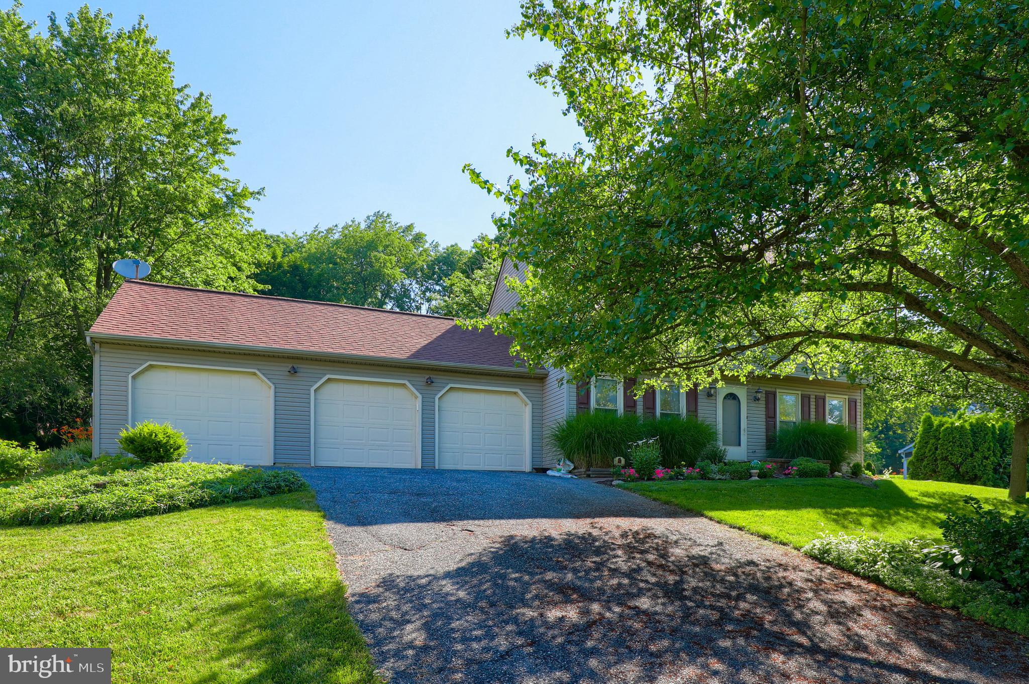 135 Ridings Way Lancaster, PA 17601 - Photo 5 of 50 Front View
