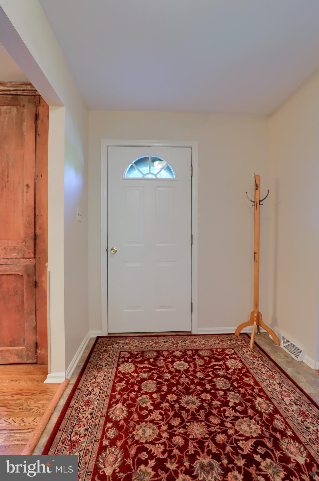 135 Ridings Way Lancaster, PA 17601 - Photo 7 of 50 Foyer