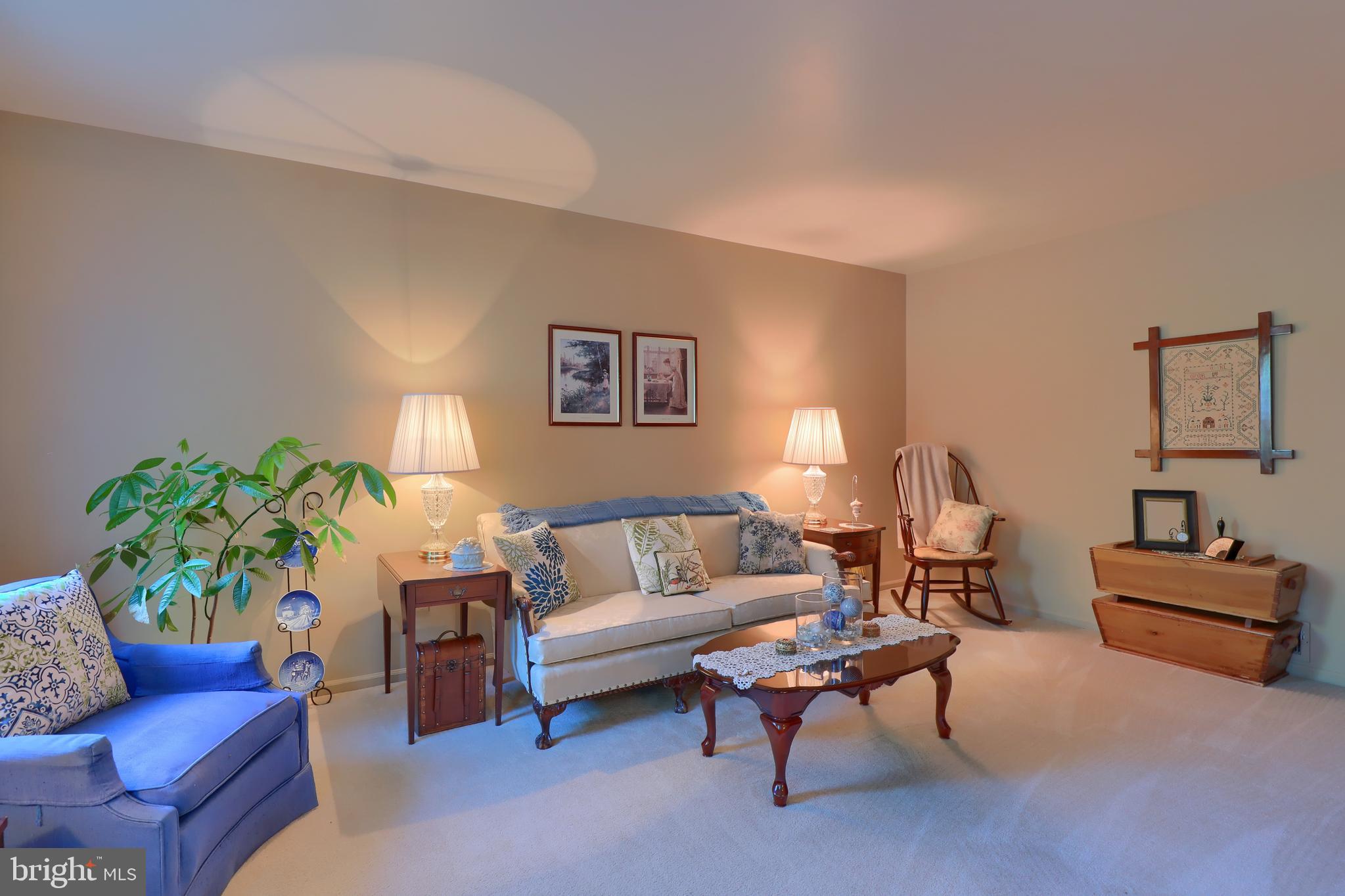 135 Ridings Way Lancaster, PA 17601 - Photo 8 of 50 Living Room