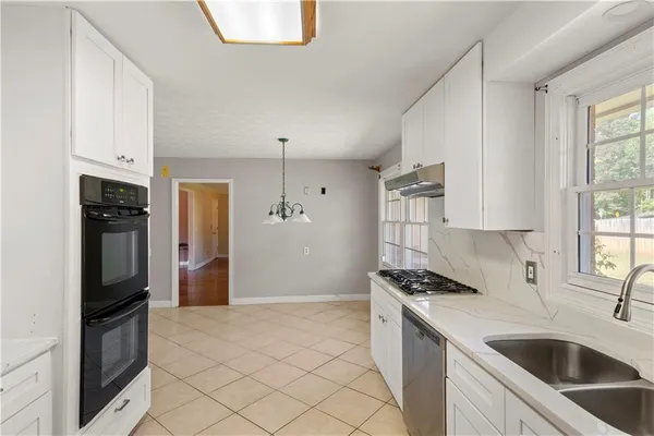 a view of utility room