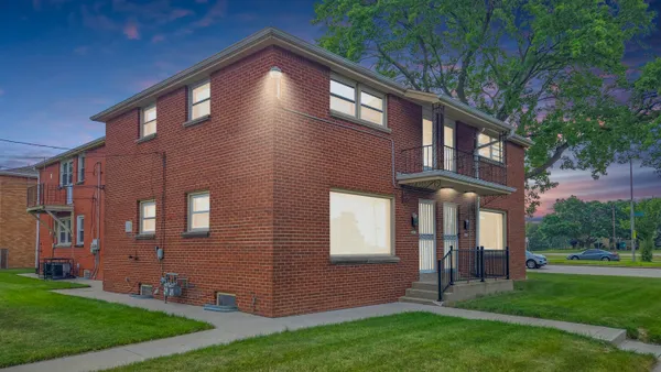 $280,000 | 4006 North 89th Street, Unit 4008, Milwaukee, WI 53222