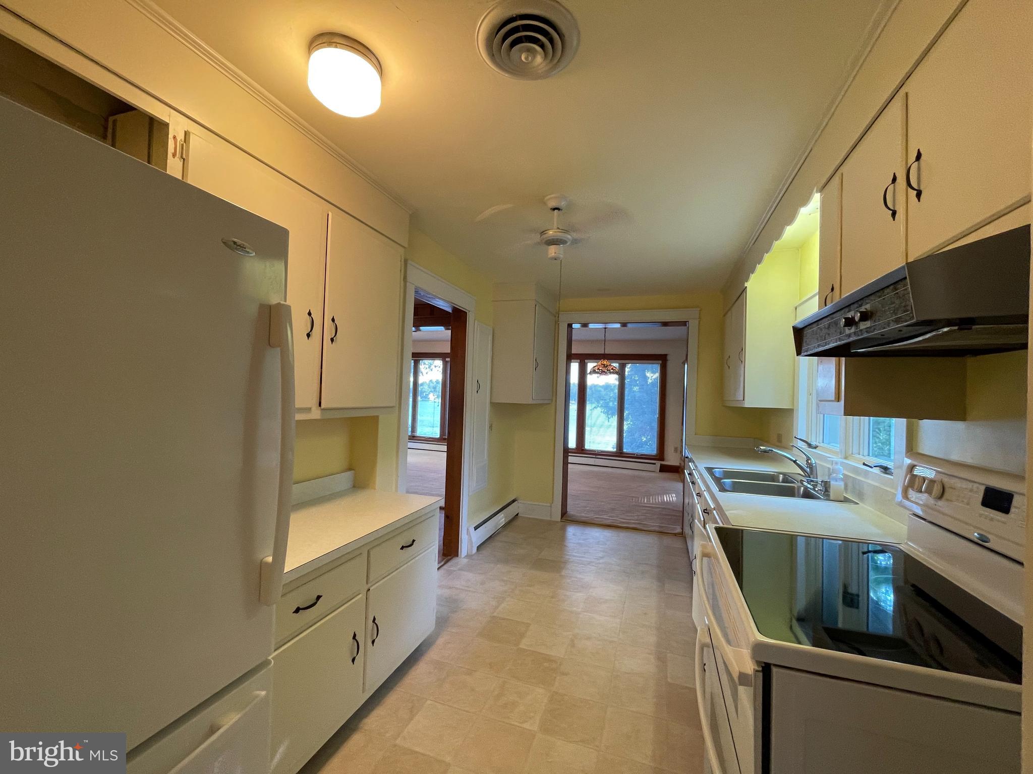 231 Cape St John Road Annapolis, MD 21401 - Photo 15 of 39 Bright kitchen with window views
