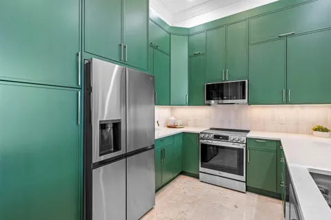 $1,395,000 | 701 South Olive Avenue, Unit 515, West Palm Beach, FL 33401