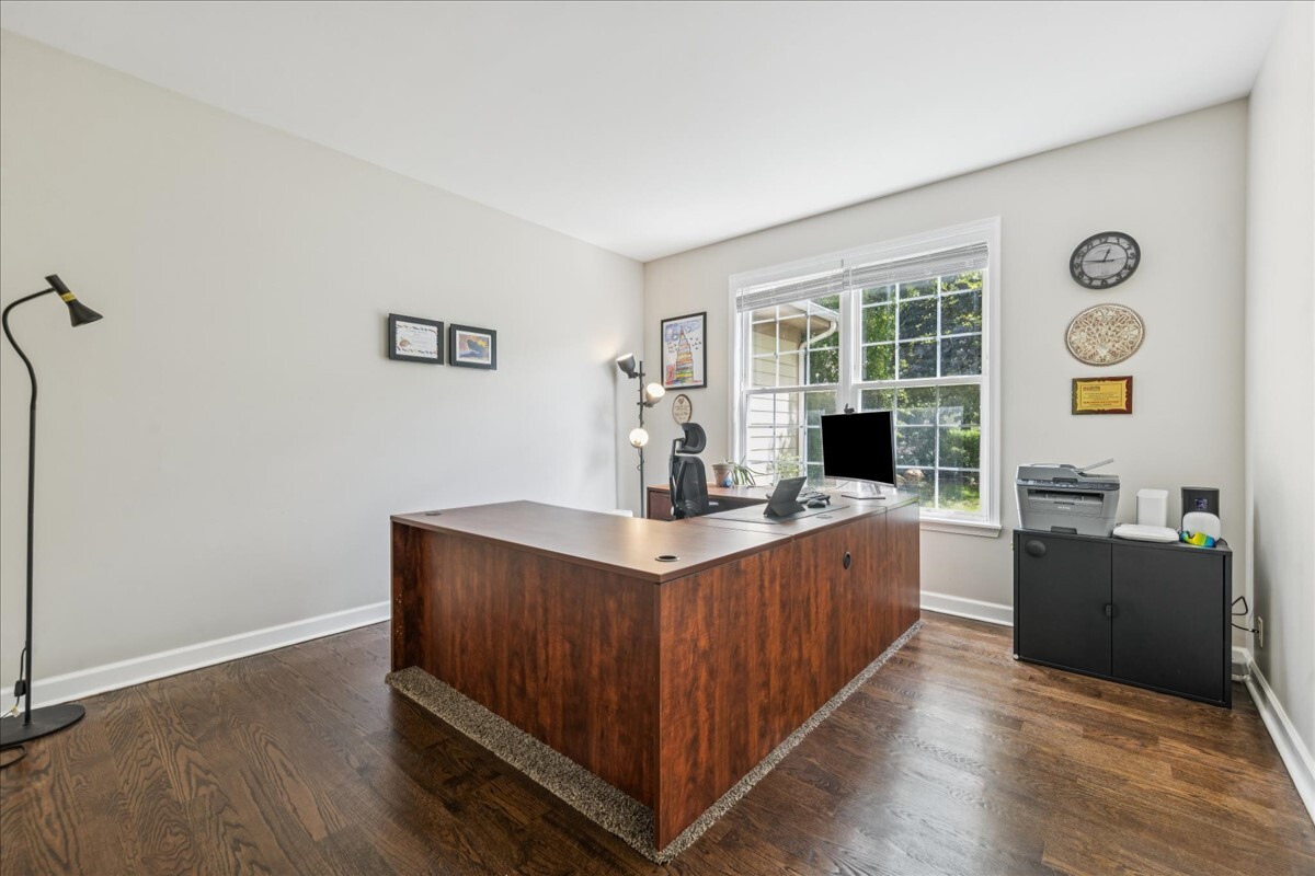 1432 Cascade Lane Barrington, IL 60010 - Photo 14 of 45 a kitchen with stainless steel appliances granite countertop a stove and a refrigerator