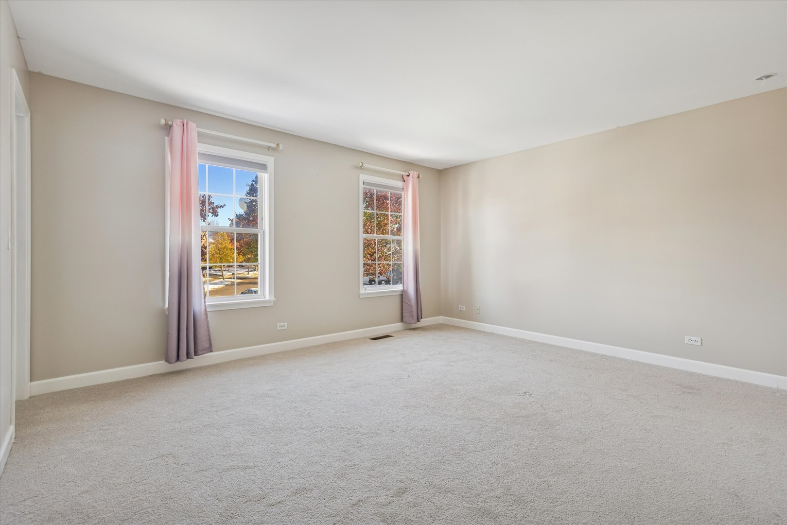 1432 Cascade Lane Barrington, IL 60010 - Photo 27 of 45 an empty room with windows