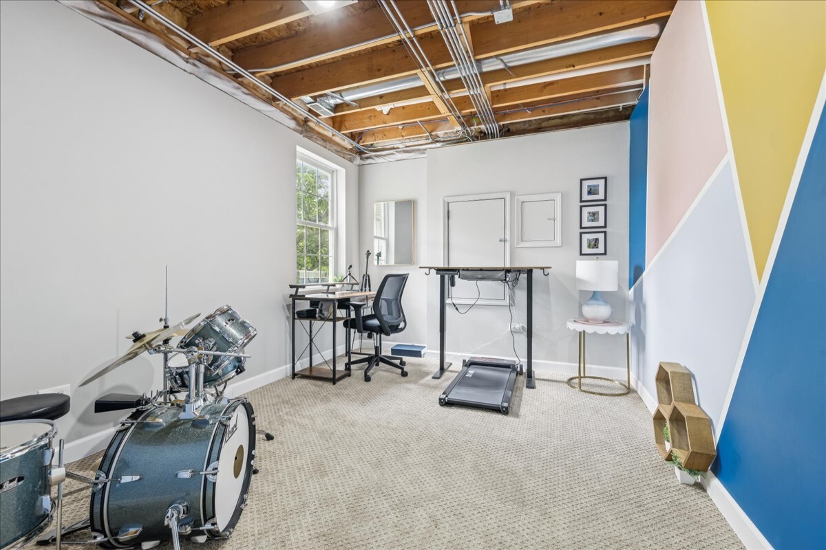 1432 Cascade Lane Barrington, IL 60010 - Photo 36 of 45 a view of a room with gym equipment