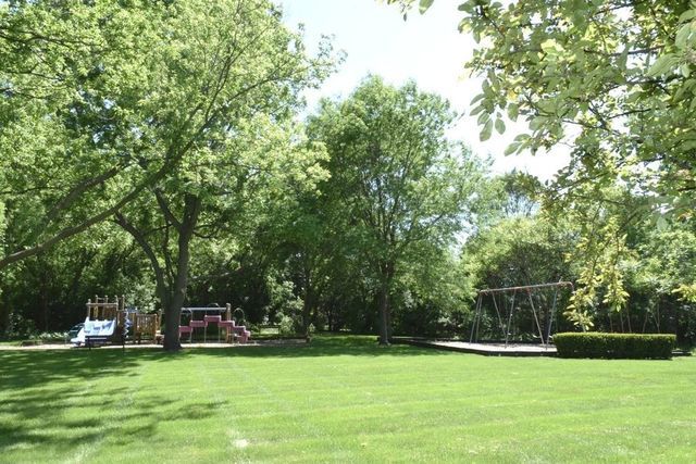1432 Cascade Lane Barrington, IL 60010 - Photo 44 of 45 a view of a park with large trees