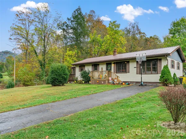 $335,000 | 1030 Hughes Gap Road, Bakersville, NC 28705