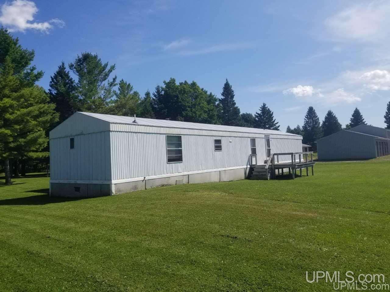 1164 North Co Rd 432 Gulliver, MI 49840 - Photo 2 of 23