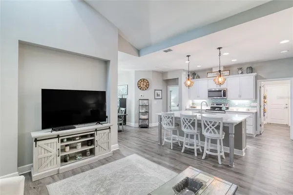 $377,900 | 444 Lime Avenue, Daytona Beach, FL 32124