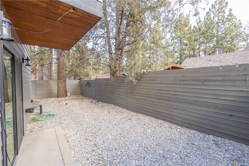 259 Victoria Sugarloaf, CA 92386 - Photo 28 of 32 a view of a backyard of the house