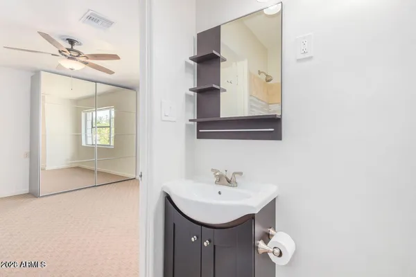 $2,700 | 2441 East Edgemont Avenue, Phoenix, AZ 85008