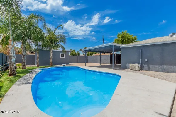 $2,700 | 2441 East Edgemont Avenue, Phoenix, AZ 85008