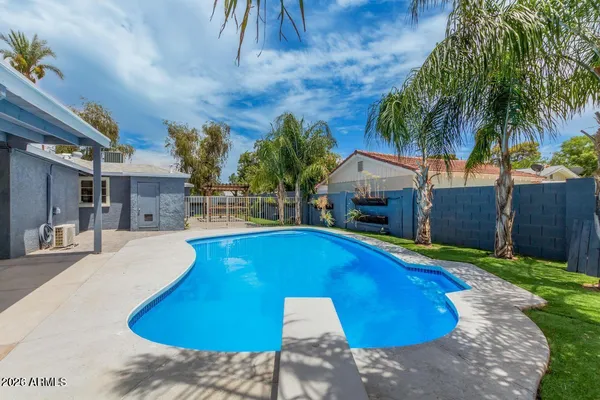 $2,700 | 2441 East Edgemont Avenue, Phoenix, AZ 85008