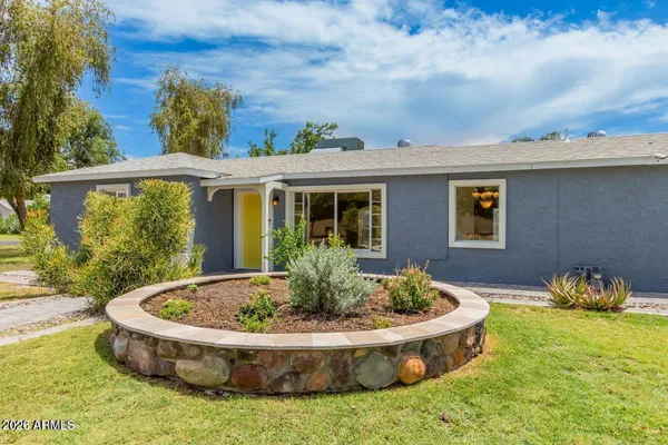 $2,700 | 2441 East Edgemont Avenue, Phoenix, AZ 85008