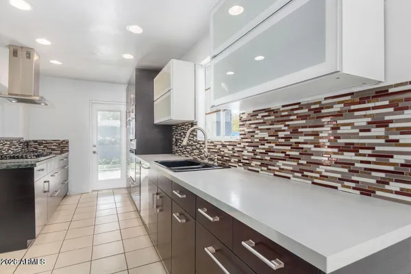 $2,700 | 2441 East Edgemont Avenue, Phoenix, AZ 85008