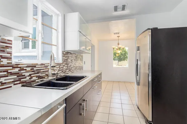 $2,700 | 2441 East Edgemont Avenue, Phoenix, AZ 85008