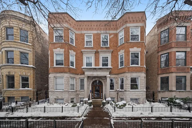 $495,000 | 2839 North Burling Street, Unit 3N, Chicago, IL 60657