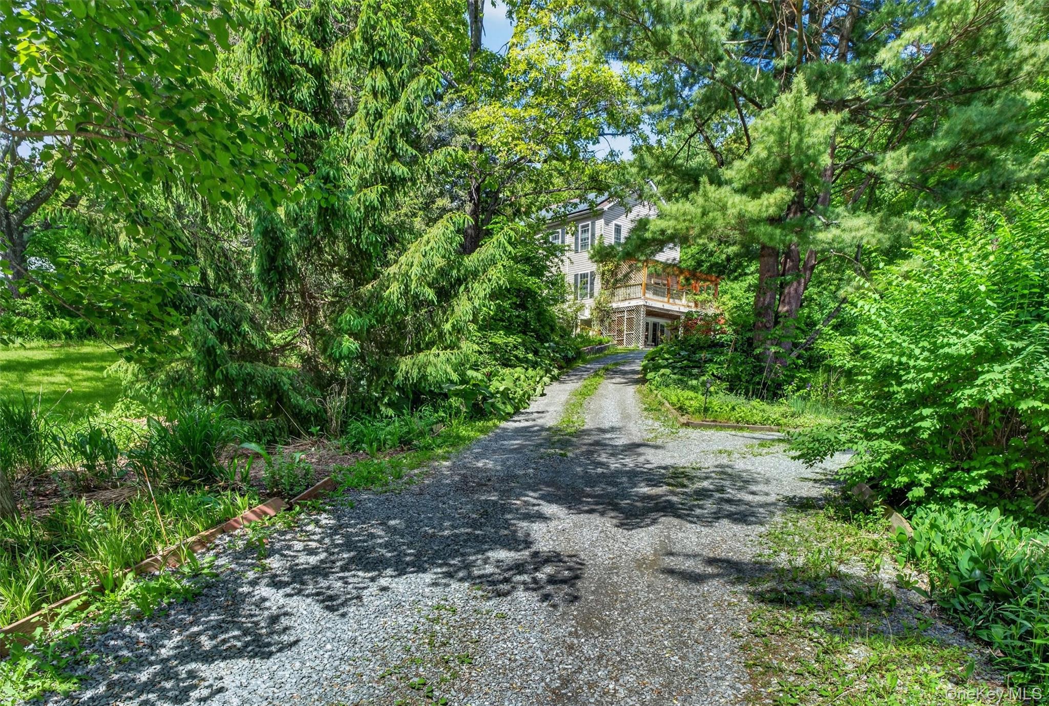 60 Eddy Road Verbank, NY 12585 - Photo 3 of 48 Circular driveway to home