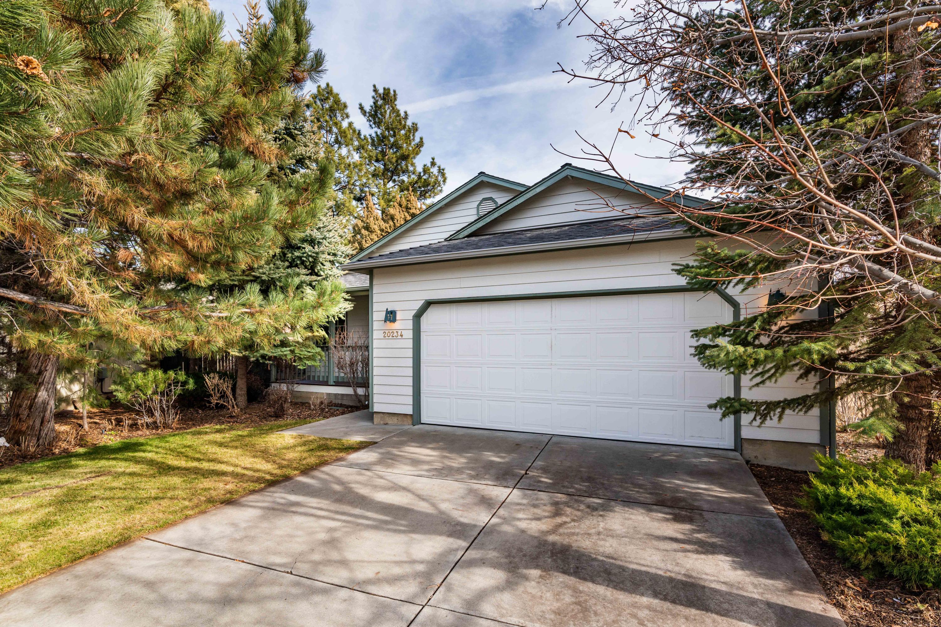 20234 Star Ridge Court Bend, OR 97703 - Photo 17 of 27 18.0