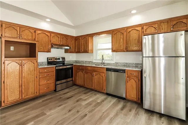 $2,250 | 609 Northeast Bristol Drive, Lee's Summit, MO 64086