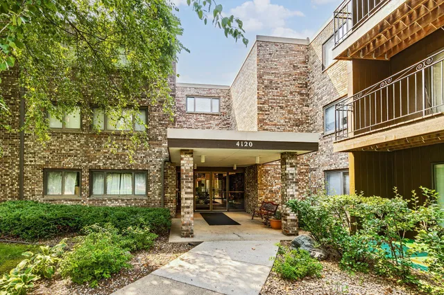 $129,900 | 4120 Parklawn Avenue, Unit 331, Edina, MN 55435