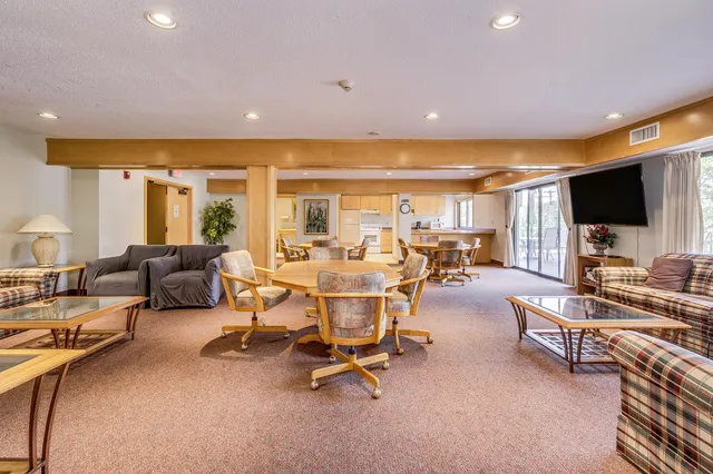 $129,900 | 4120 Parklawn Avenue, Unit 331, Edina, MN 55435