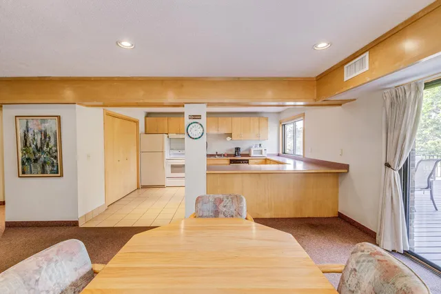 $129,900 | 4120 Parklawn Avenue, Unit 331, Edina, MN 55435