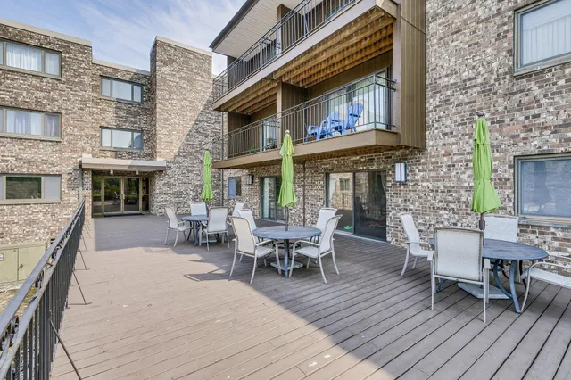 $129,900 | 4120 Parklawn Avenue, Unit 331, Edina, MN 55435