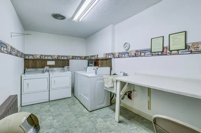 $129,900 | 4120 Parklawn Avenue, Unit 331, Edina, MN 55435