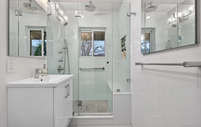 $560,000 | 1 Toms Point Lane, Unit 2A, Port Washington, NY 11050