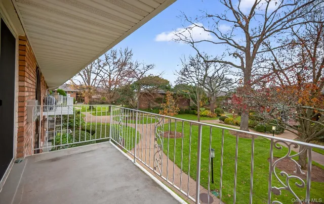 $560,000 | 1 Toms Point Lane, Unit 2A, Port Washington, NY 11050