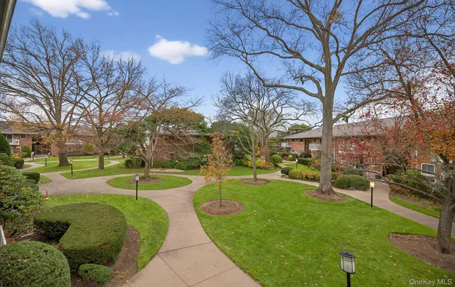 $560,000 | 1 Toms Point Lane, Unit 2A, Port Washington, NY 11050