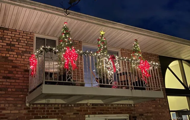 $560,000 | 1 Toms Point Lane, Unit 2A, Port Washington, NY 11050