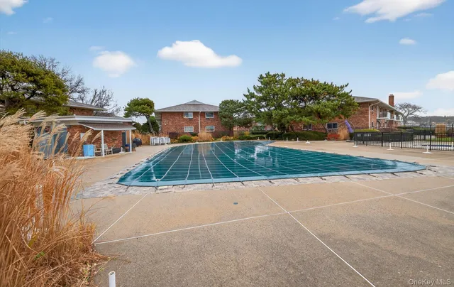 $560,000 | 1 Toms Point Lane, Unit 2A, Port Washington, NY 11050