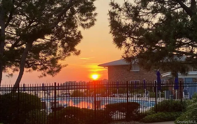 $560,000 | 1 Toms Point Lane, Unit 2A, Port Washington, NY 11050