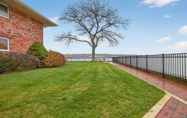 $560,000 | 1 Toms Point Lane, Unit 2A, Port Washington, NY 11050