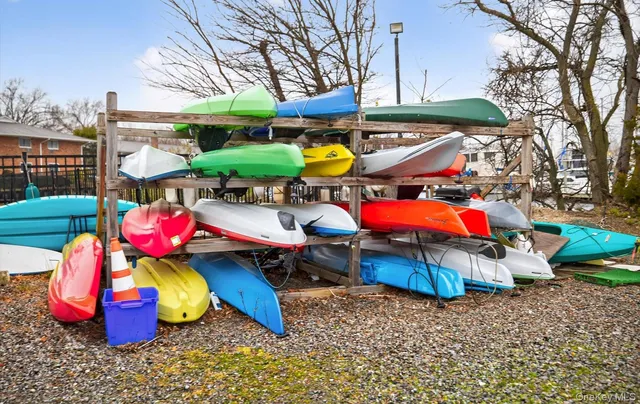 $560,000 | 1 Toms Point Lane, Unit 2A, Port Washington, NY 11050