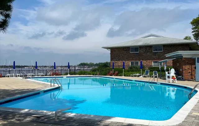 $560,000 | 1 Toms Point Lane, Unit 2A, Port Washington, NY 11050