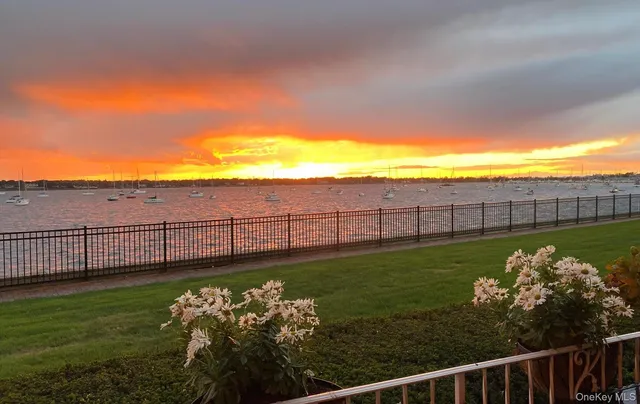 $560,000 | 1 Toms Point Lane, Unit 2A, Port Washington, NY 11050