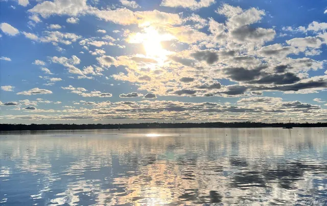 $560,000 | 1 Toms Point Lane, Unit 2A, Port Washington, NY 11050