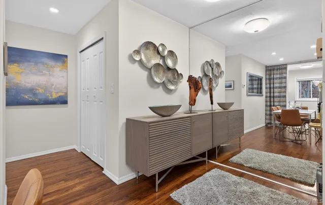 $560,000 | 1 Toms Point Lane, Unit 2A, Port Washington, NY 11050