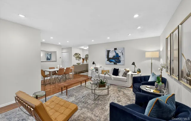 $560,000 | 1 Toms Point Lane, Unit 2A, Port Washington, NY 11050