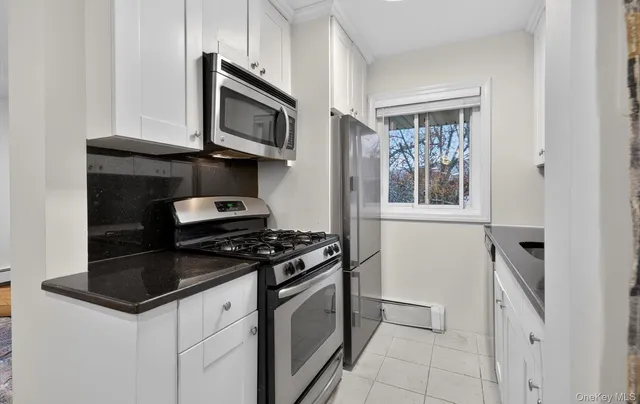 $560,000 | 1 Toms Point Lane, Unit 2A, Port Washington, NY 11050