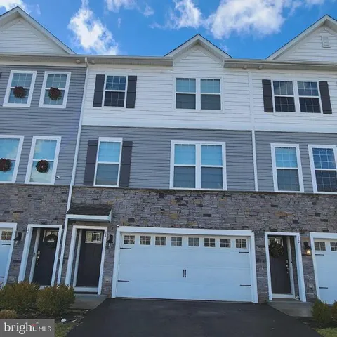 $3,600 | 64 Sister's Farmstead Road, Mount Laurel, NJ 08054