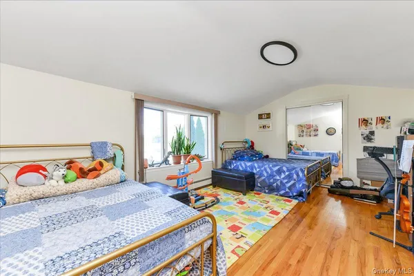 $868,000 | 17-02 Clintonville Street | Whitestone