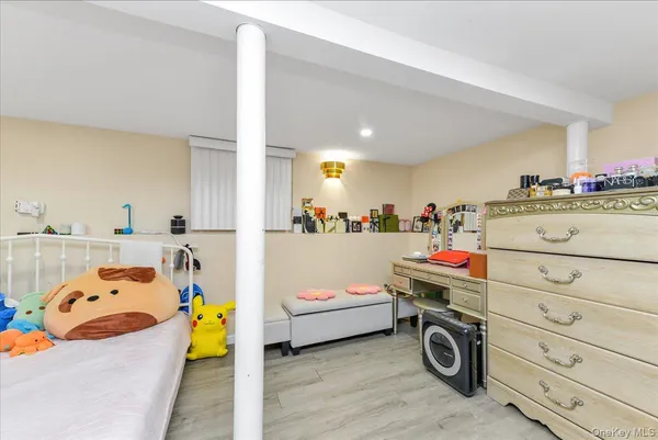$868,000 | 17-02 Clintonville Street | Whitestone